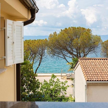 Apartmani Dal Малинска Экстерьер фото