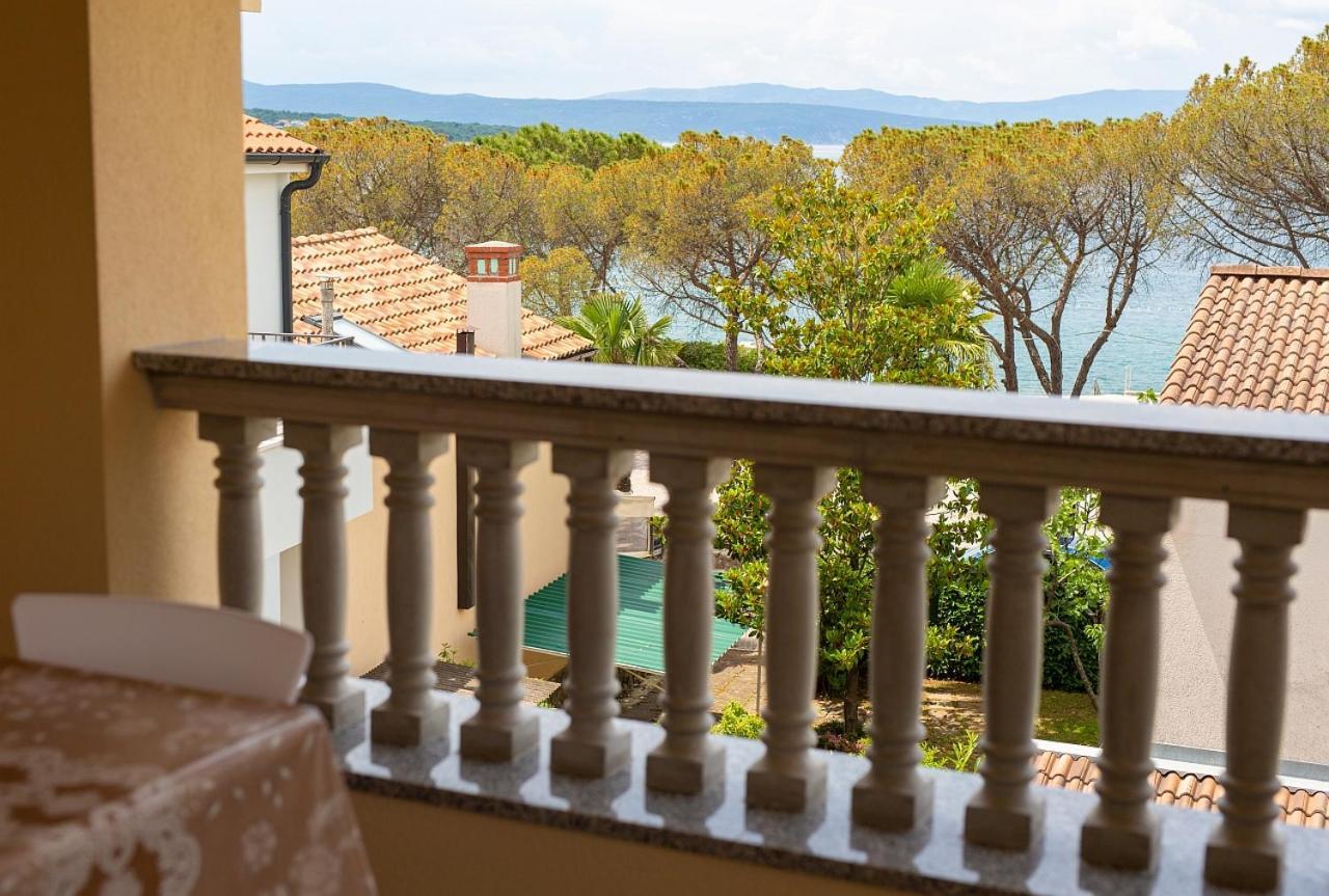 Apartmani Dal Малинска Экстерьер фото