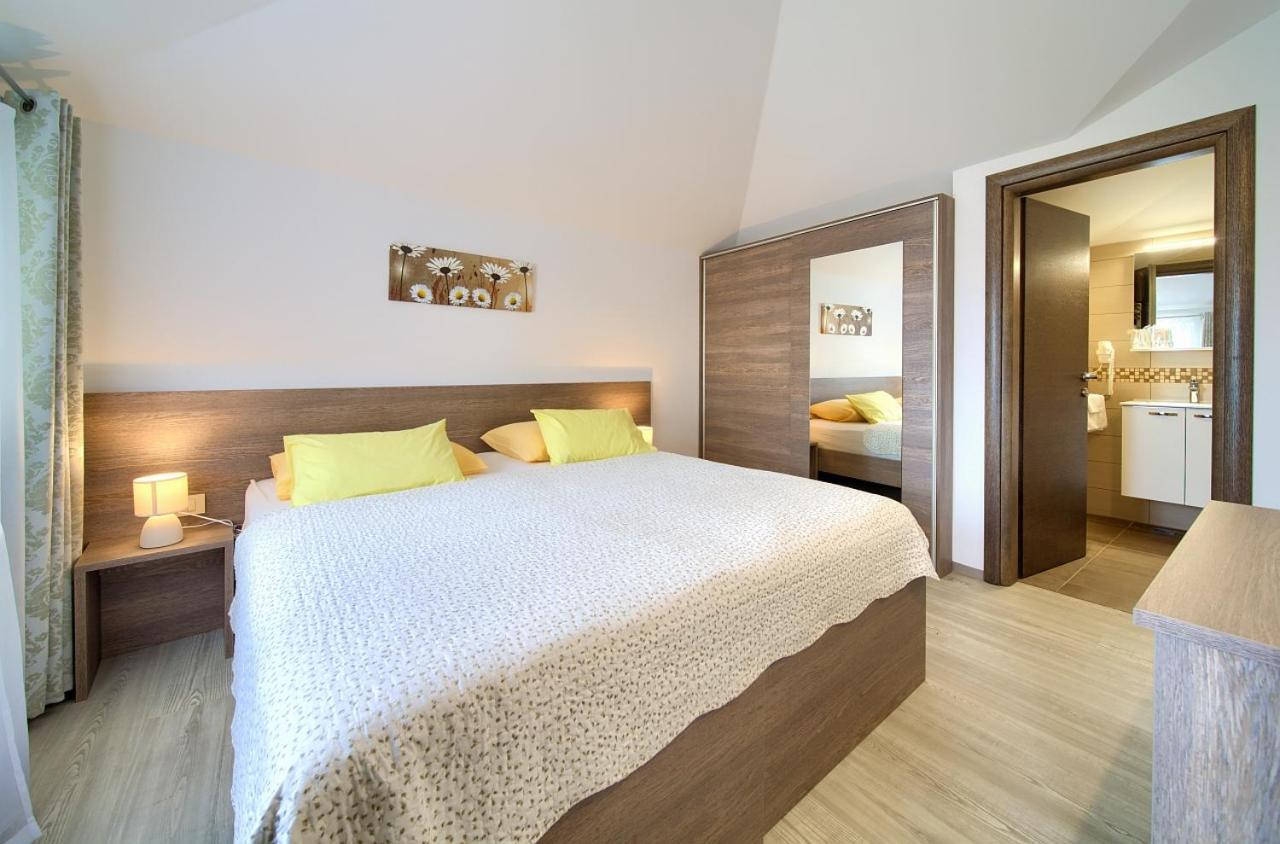 Apartmani Dal Малинска Экстерьер фото