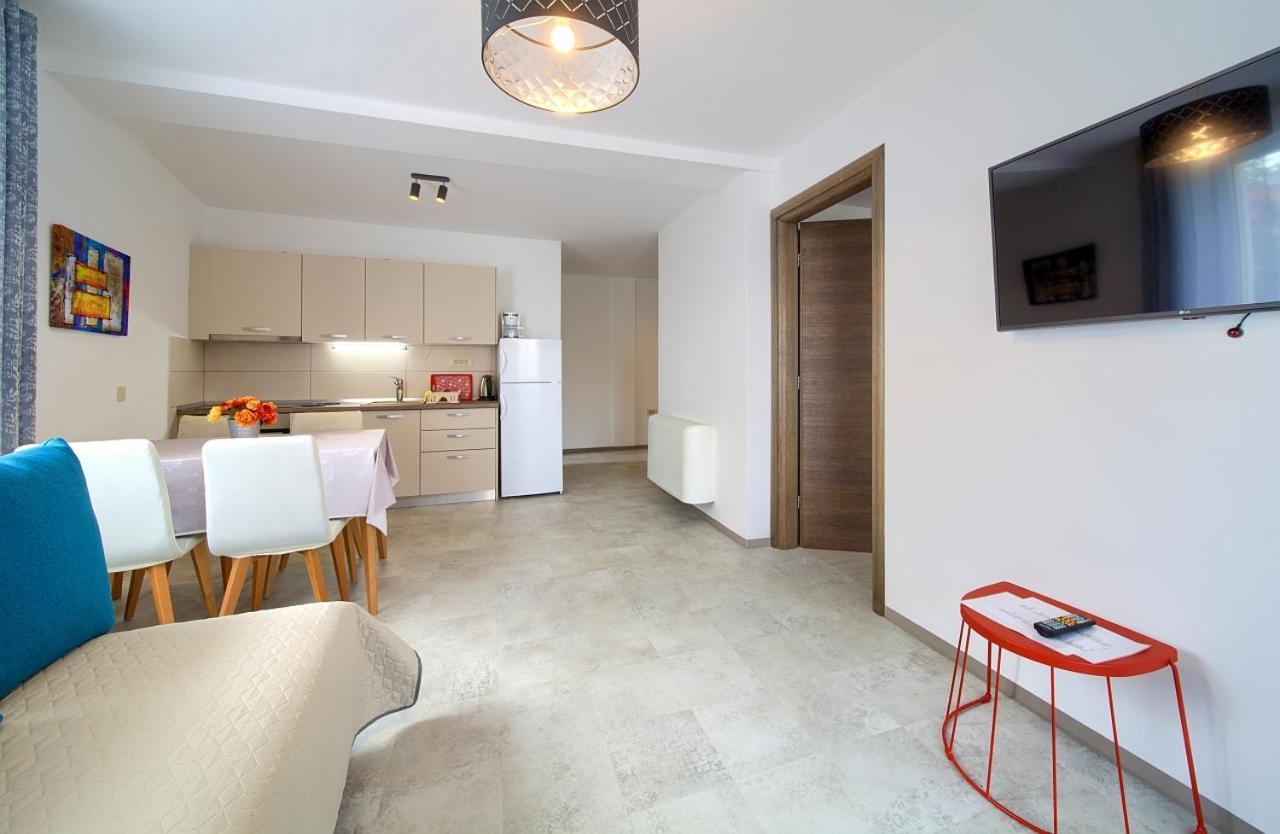 Apartmani Dal Малинска Экстерьер фото