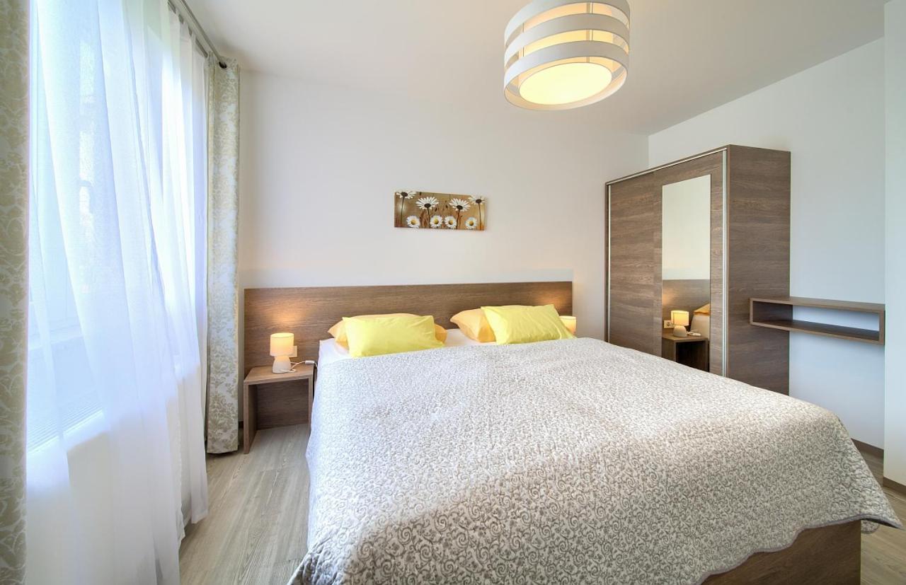 Apartmani Dal Малинска Экстерьер фото