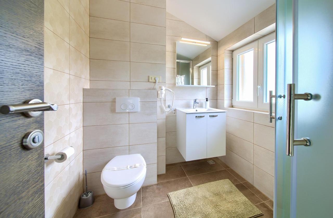 Apartmani Dal Малинска Экстерьер фото